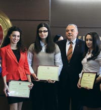 Ученици си спечелиха влизане в УНСС наесен