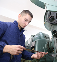 Училището, в което подготвят оптиците