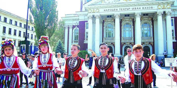 Промяна не става с назидание и тебешир