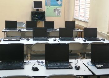 На училище във „Фейсбук“