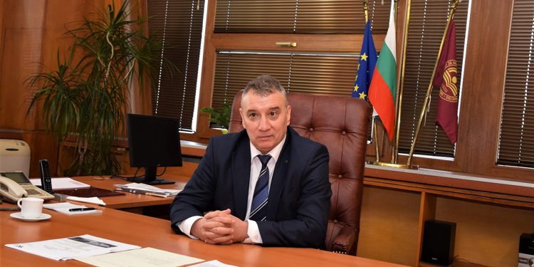 Проф. д-р Димитър Димитров – ректор на Университета за национално и световно стопанство, пред в. „Аз-буки“: Европейските мрежи са еърбъс в образованието