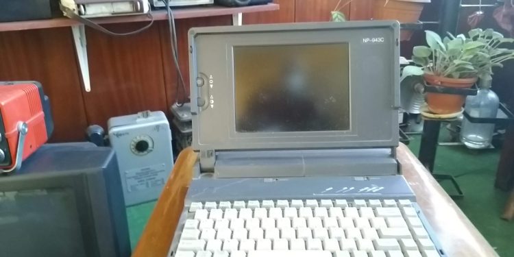 Над 70 ретроуреда са събрани  в училищен музей