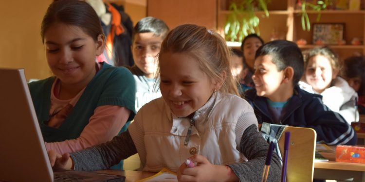 Ученици и родители за обучението в клас