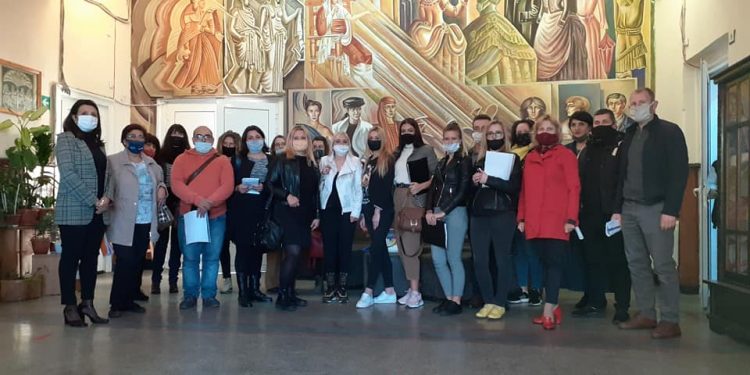 Училище за учители и директори