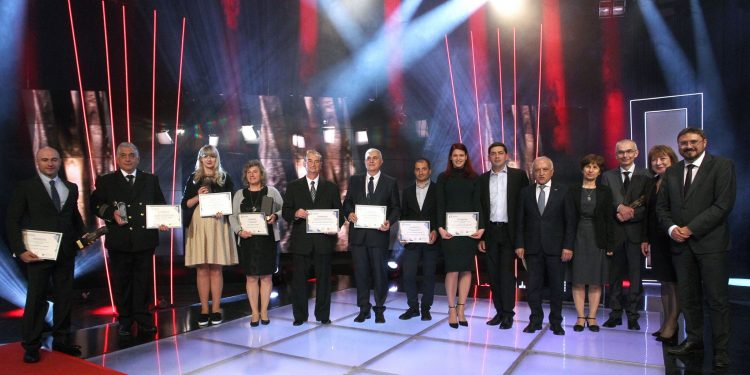 МОН връчи награди „Питагор“ 2021