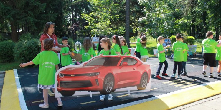 Национална програма „Отново заедно“ във въпроси и отговори