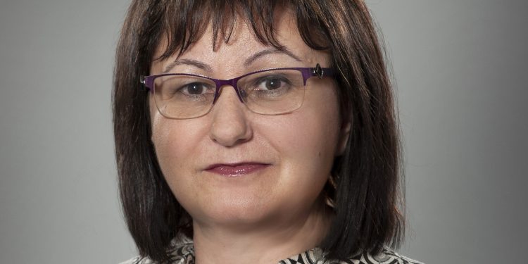 Мария Гайдарова, зам.-министър на образованието и науката: Изпитите са успешни, анализът на резултатите предстои