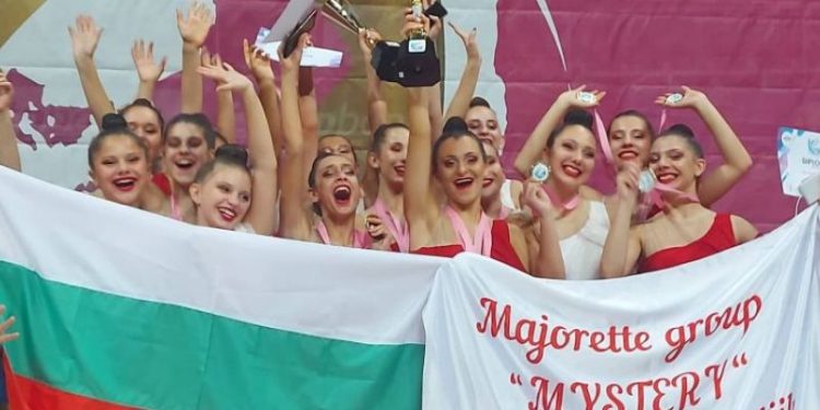 Местната власт в Пазарджик подкрепя 1200 деца творци