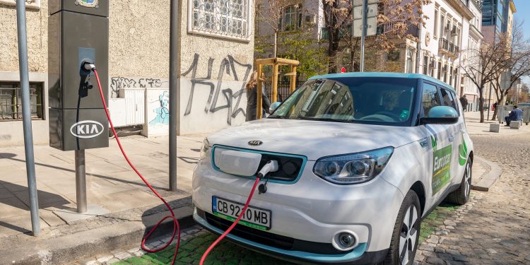 Бизнесът дава „домашно“ на науката