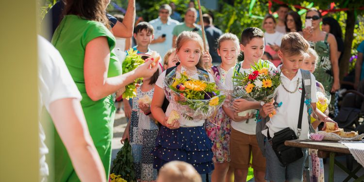 Удари първият звънец в Германия