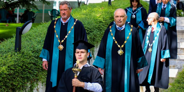 ВСУ започва с шест нови магистърски програми