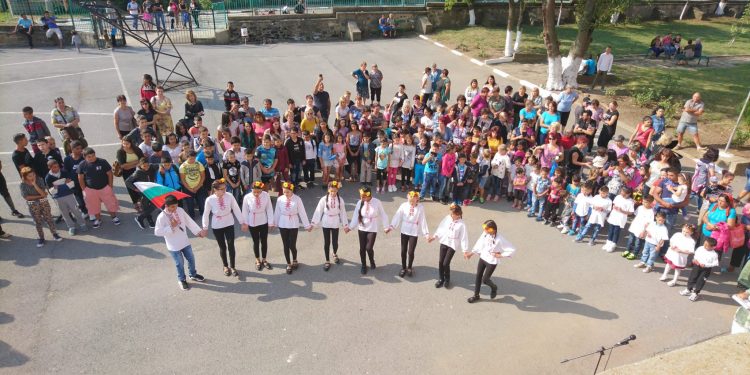 Ученически патрули следят за дисциплината