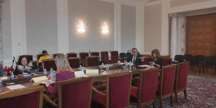 Има пари за образователни медиатори