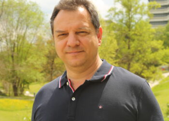 Тъмната енергия запълва цялата Вселена