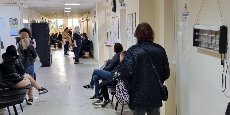 Готова е промяната за 15 дни отсъствия по семейни причини