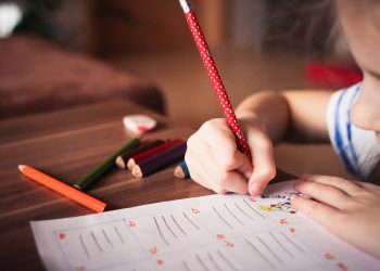 17,5 млн. лв. за задържане на уязвимите деца в училище