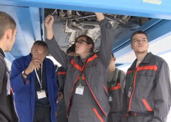 Над 10 000 прогимназисти с пробно стажуване по професия