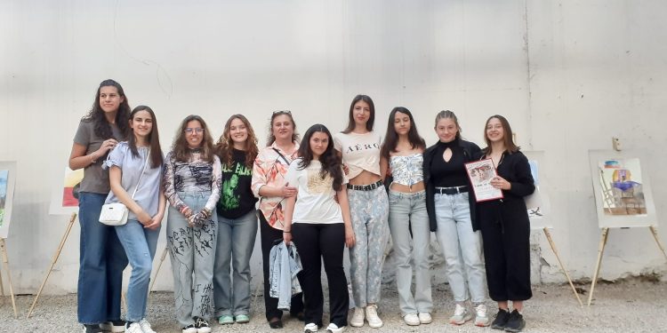 Ученици от Кюстендил и Плевен пресъздадоха мигове от природата в пленера „Ухание на пролет“