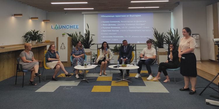 85% от 15-годишните българчета говорят с родителите си за пари