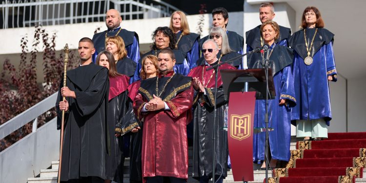 Югозападният университет "Неофит Рилски" в Благиевград откри новата академична 2024/2025 г.