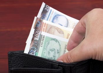 Законно ли е работодателят да намали заплатата ни без съгласие?