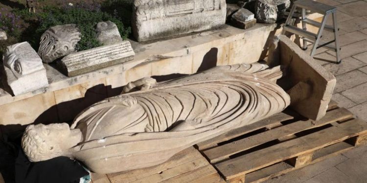 Откриха първата изцяло запазена статуя от Одесос