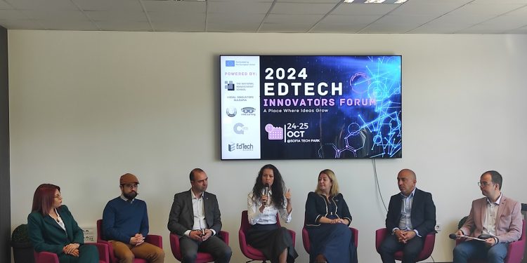 Ученици създават софтуер за оценяване на общинска администрация