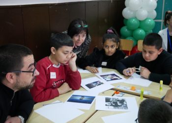 Нова програма за обучение по гражданско образование чрез визуални изкуства бе създадена в рамките на Лабораторията за иновации, свързана с образователната интеграция и гражданското образование. Домакин на инициативата е Обединено училище "Неофит Рилски" в село Дерманци, което работи в партньорство с още 10 училища от страната