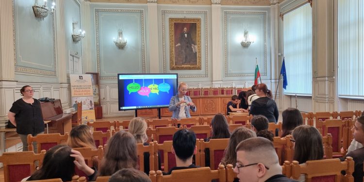 Търговската гимназия в Свищов чества 140 години