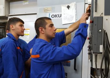 Адаптиране на дуалната форма на обучение към специфичните характеристики и потенциал за развитие на територията с фокус върху цифровата икономика, зелените умения, синия растеж, Индустрия 5.0 и Иновационната стратегия за интелигентна специализация е една от целите на новата процедура "Развитие на дуалната система на обучение в професионалното образование и обучение (чрез подбор)"