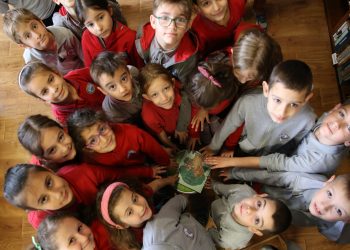 Снимка на броя: Урок за живота в библиотеката