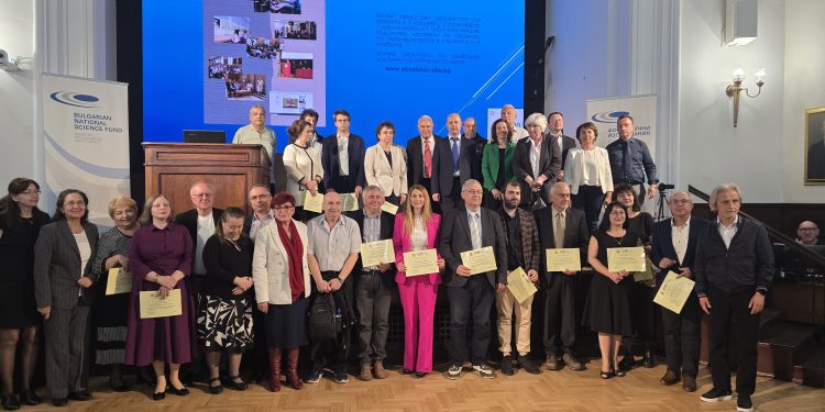 Фонд „Научни изследвания“ отличи с грамоти 22 най-успешни научни проекта за 2024 г. на официална церемония в Българската академия на науките