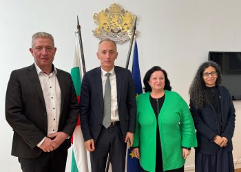 2780 лв. заплатата за асистент във висше училище