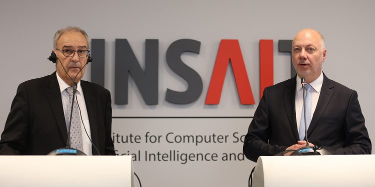 Премиерът Росен Желязков и Ги Пармелин, ръководител на Федералния департамент по икономически въпроси, образование и изследвания на Швейцария, участваха в отбелязването на четири години от началото на дейността на Института по компютърни науки, изкуствен интелект и технологии (INSAIT) към Софийския университет "Св. Климент Охридски"