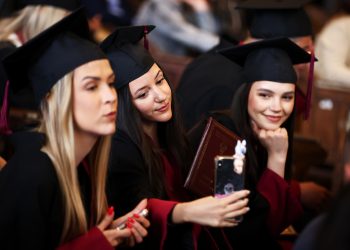 Снимка на броя: Бъдещи журналисти