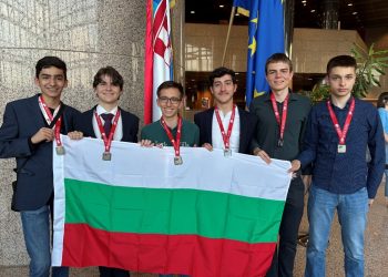 България с два медала на Eвропейската олимпиада по експериментални науки