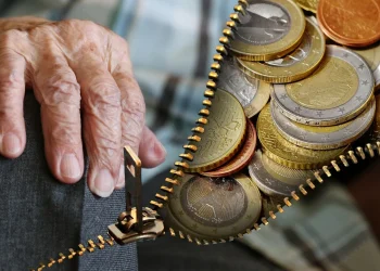 Колко струва закупуването на осигурителен стаж