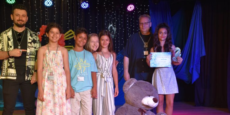 Връчиха отличията на лауреатите от XVIII национален конкурс „Морско конче“