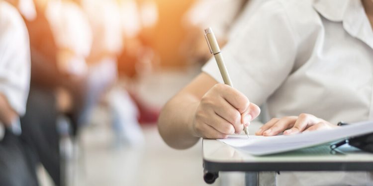 Седмокласниците писаха преразказ по творба на Виктория Бешлийска