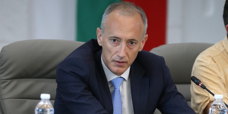 Нова структура на училищното образование най-рано след две години