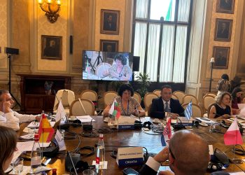 Зам.-министър Михайлова представи мерките на България за разширяване на обхвата на професионалното образование на форум на страните от Г-7