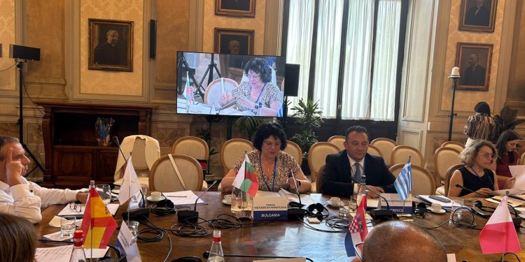 Зам.-министър Михайлова представи мерките на България за разширяване на обхвата на професионалното образование на форум на страните от Г-7