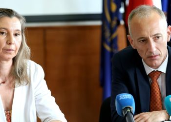 Министърът на образованието и науката Красимир Вълчев разговаря с ректори на висши училища относно такстите за платено обучение в университетите