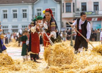 „Облякоха“ площада в Кюстендил в риза от 1200 кв. м