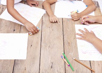 МОН публикува концепция за стандартите за ранно учене и грижи