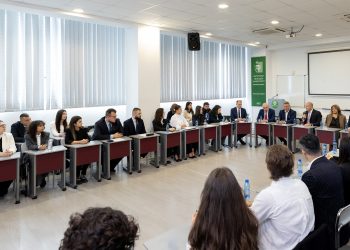 Президентът Румен Радев се срещна със студенти от Варненския свободен университет