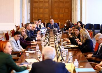 Българските ученици са претрупани, а програмите са претоварени, заяви служебният министър на образованието и науката проф. Сергей Игнатов пред ресорната парламентарна комисия