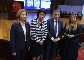 Педагози и учени обсъждат ролята на училищния лидер