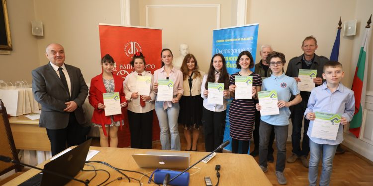 Имат ли езикознанието и математиката допирни точки?