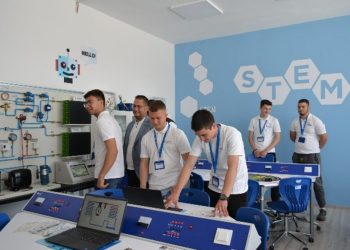 Откриха STEM център в Професионалната техническа гимназия в Бургас